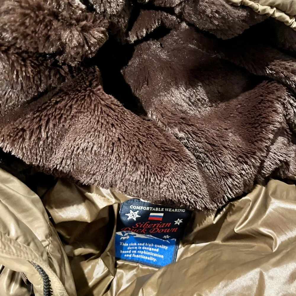 Lightweight & Warm Siberian Down Taupe Jacket - Picture 5 of 6